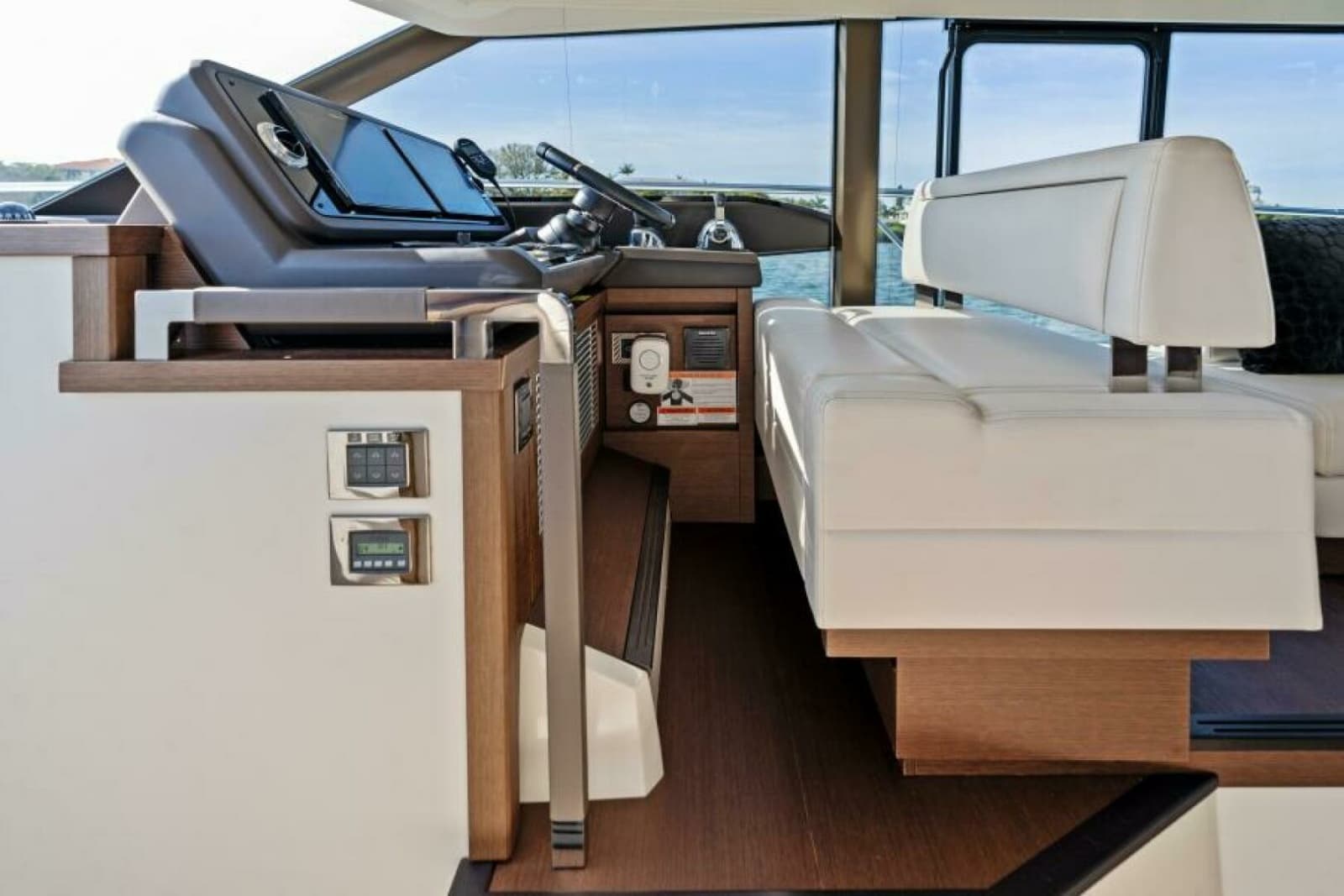 2020 Prestige 520 Flybridge - Photo 17
