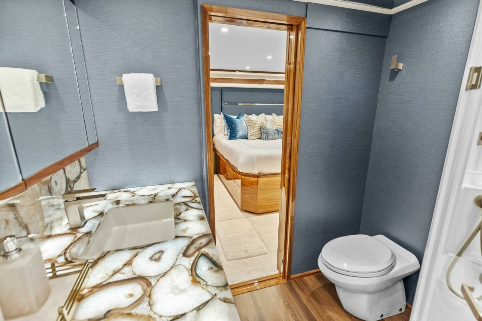 2026 Viking 82 Convertible - Photo 103