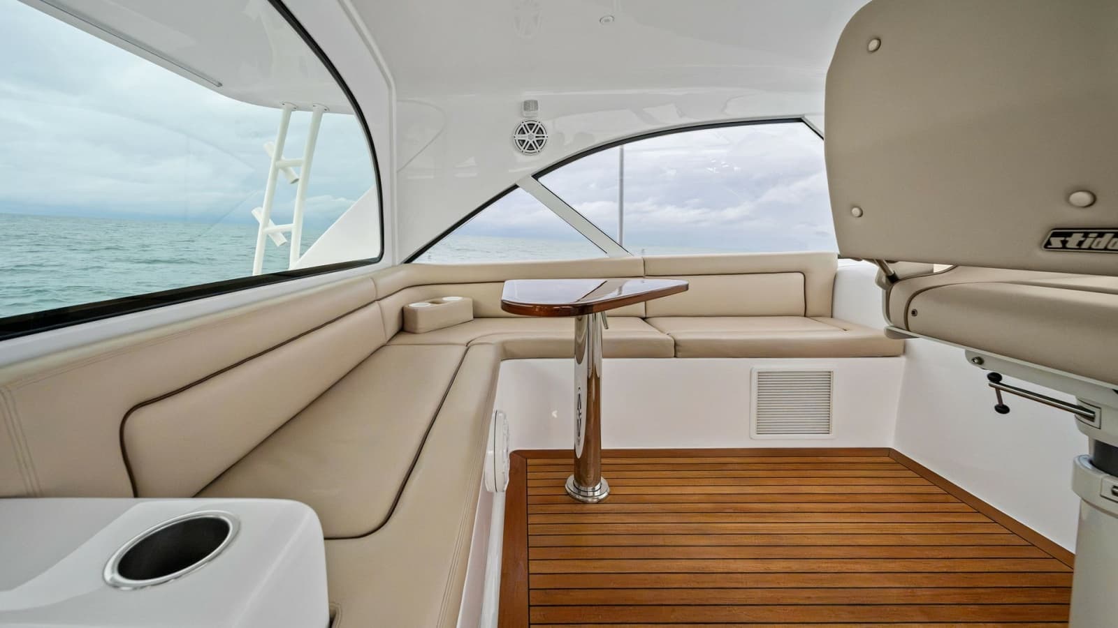 2017 Hatteras GT 45X - Photo 37