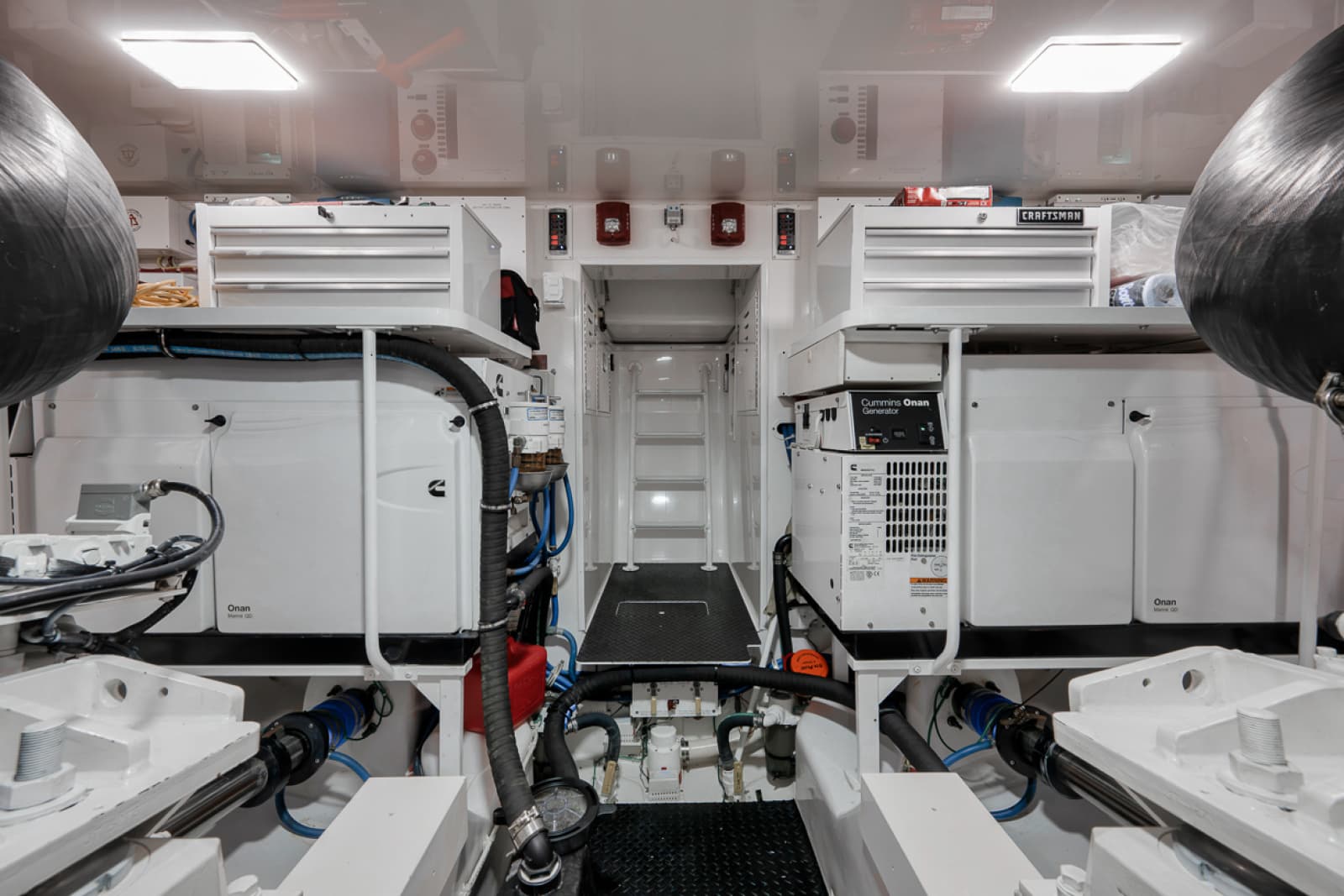 2020 Viking 68 Convertible - Photo 58