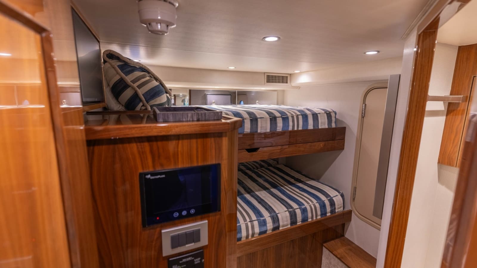 2019 Viking 68 Convertible - Photo 25