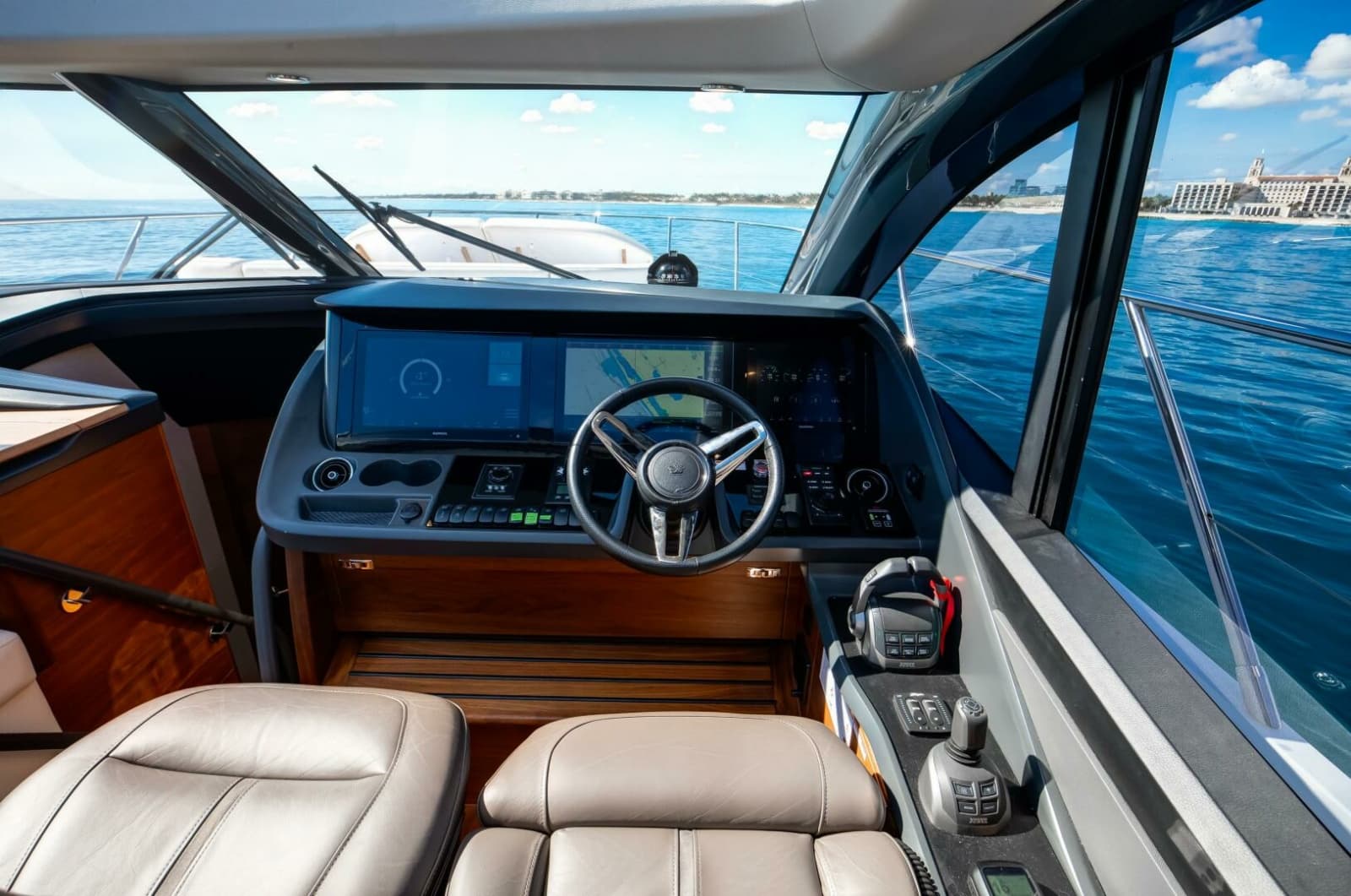 2025 Princess V55 - Photo 6