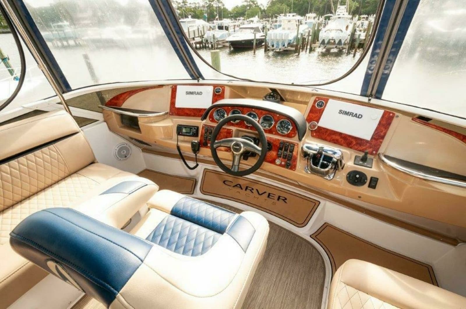 2002 Carver 444 Cockpit Motor Yacht - Photo 13