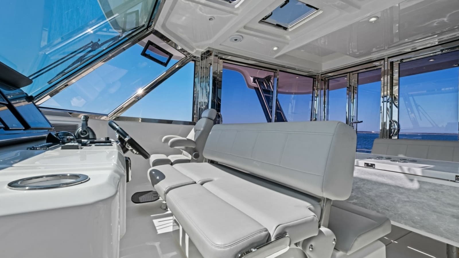 2022 Aquila 54 Yacht - Photo 4