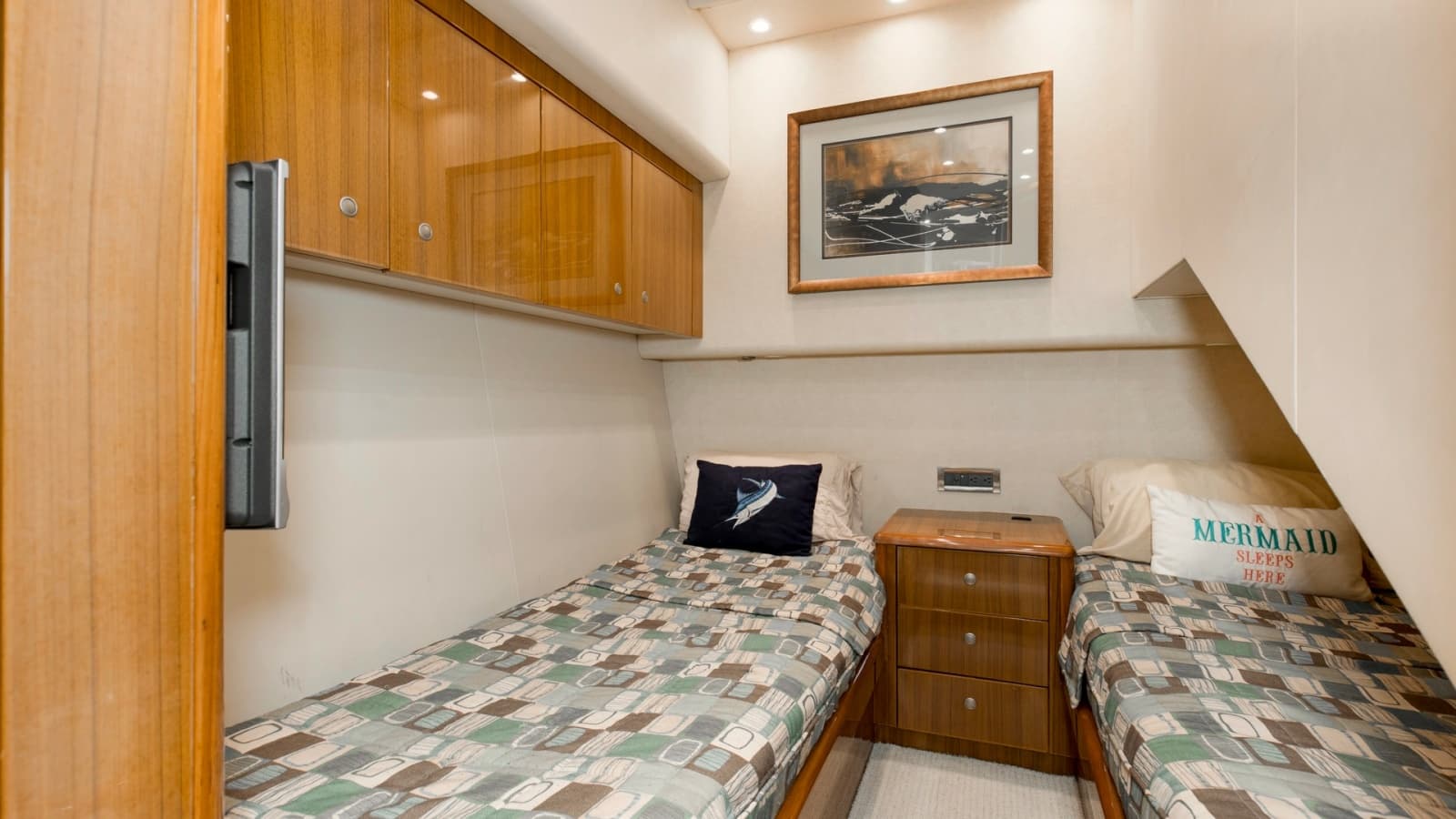 2007 Viking 64 Enclosed Bridge - Photo 30