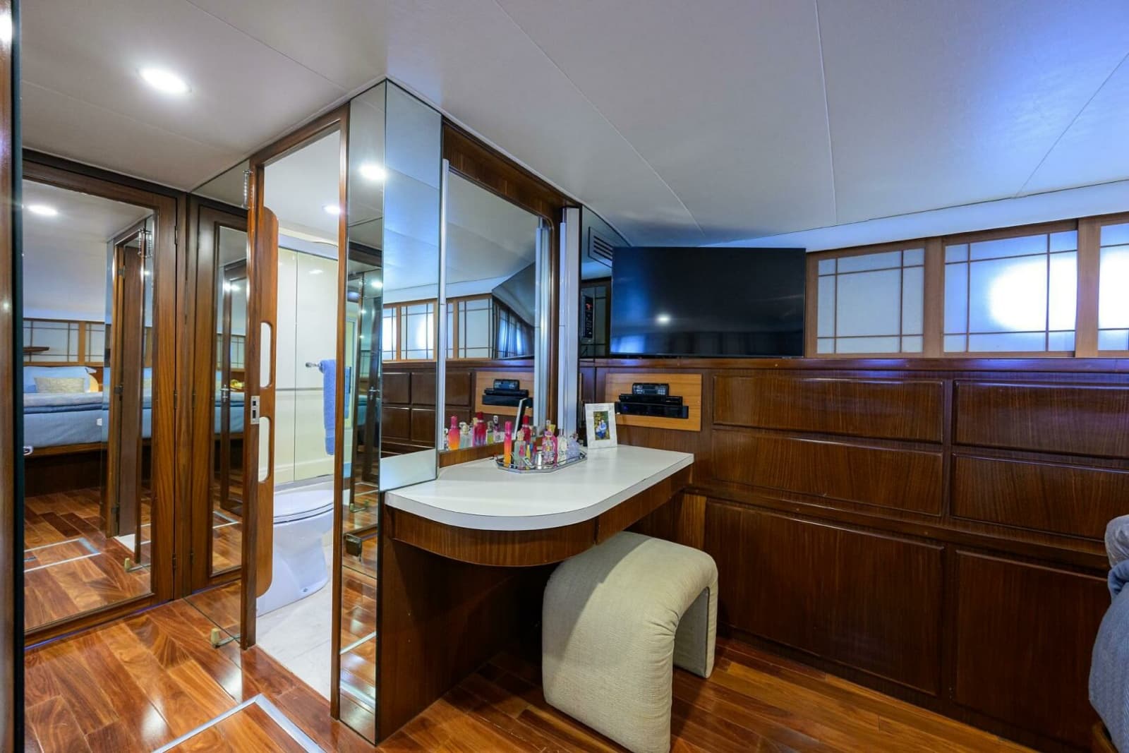 1991 Hatteras 78 Cockpit Motor Yacht - Photo 11