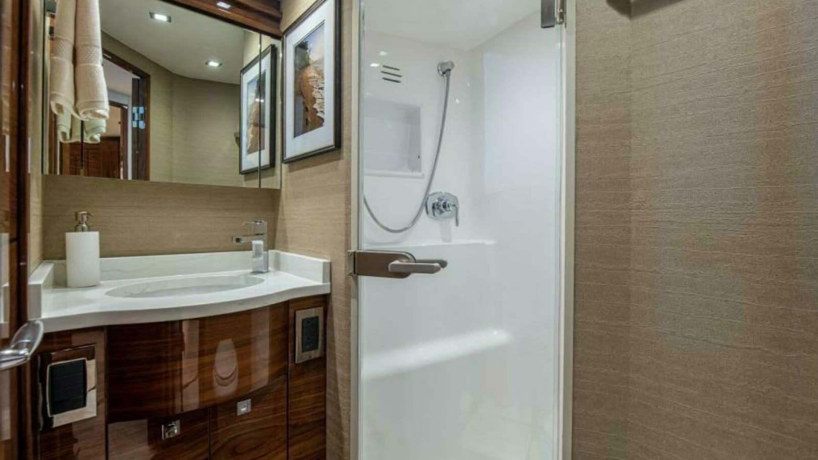 2023 Viking 64 Convertible - Photo 32