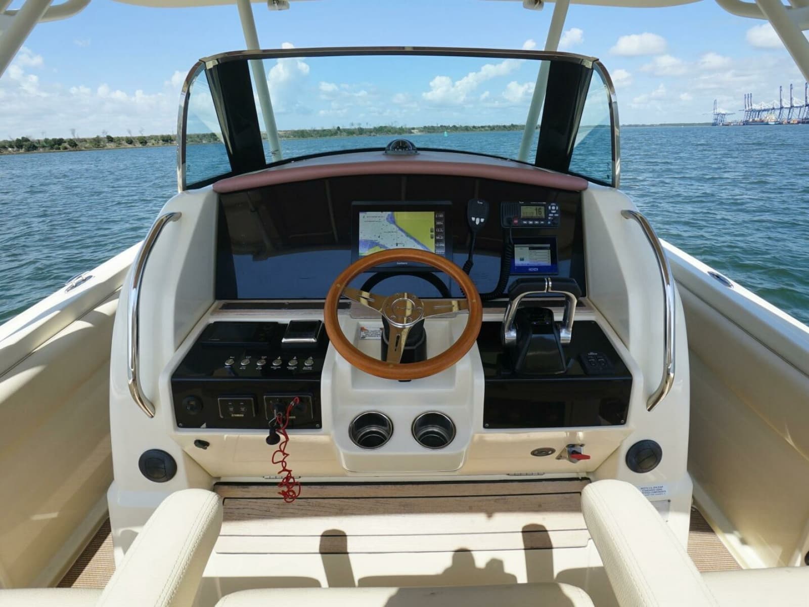 2018 Chris-Craft Catalina 34 - Photo 12