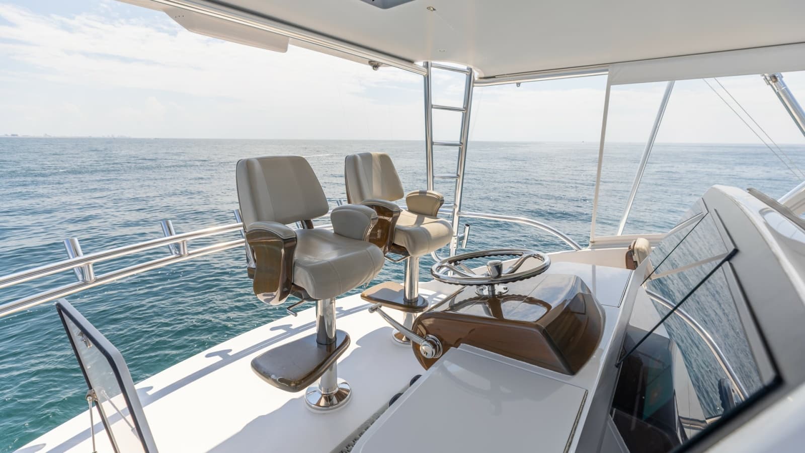 2021 Hatteras 65 GT - Photo 46