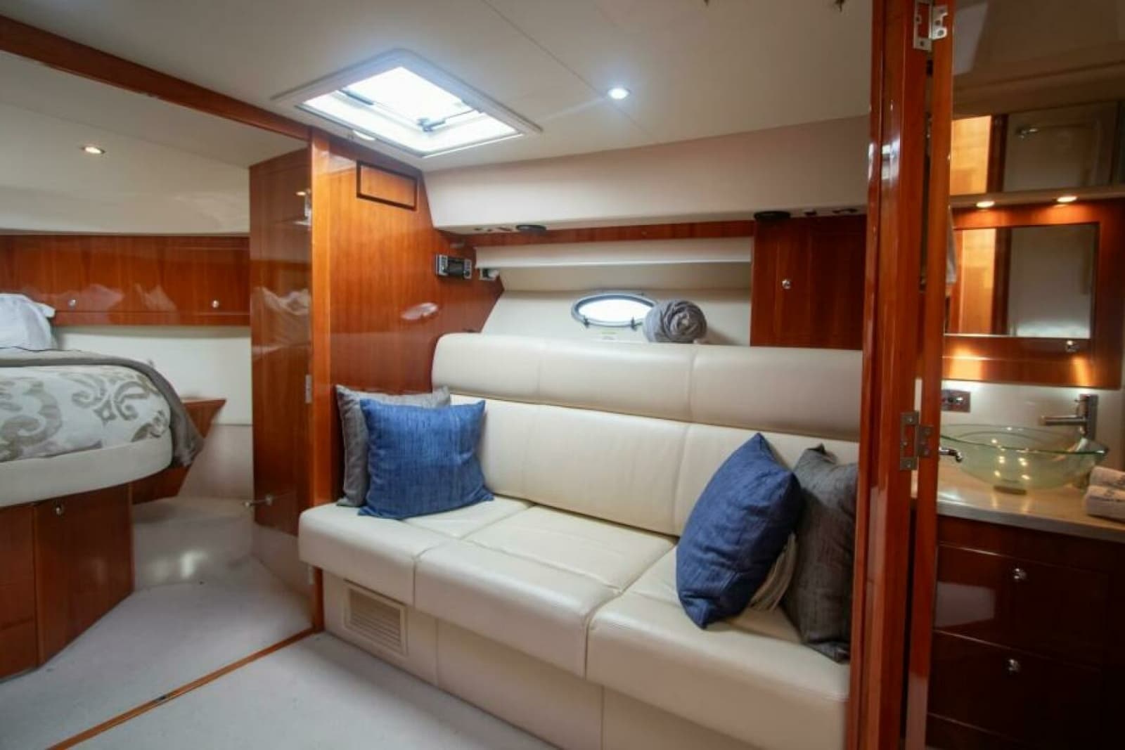 2012 Riviera 50 Sport Yacht - Photo 3