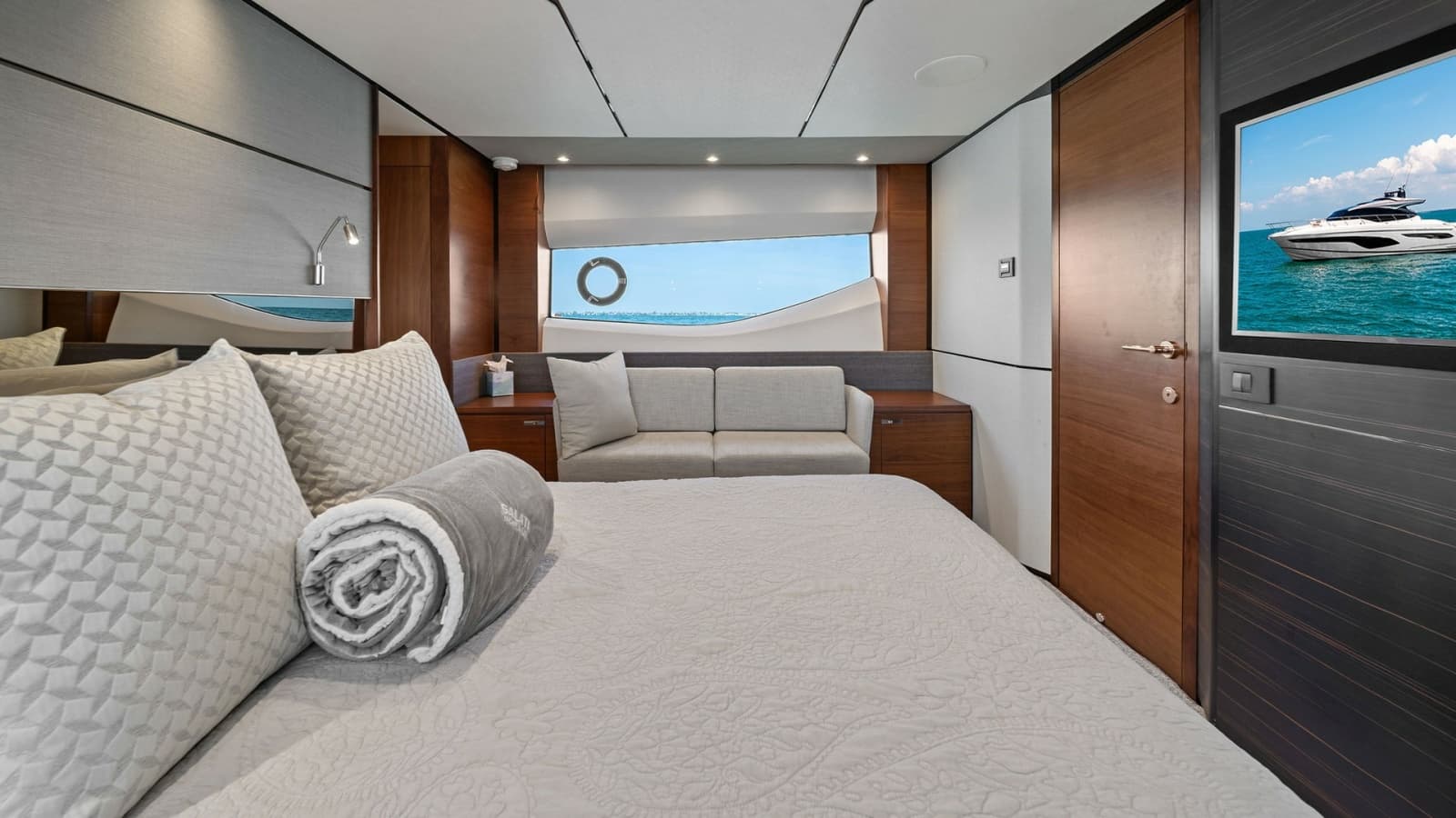 2019 Princess V65 - Photo 30