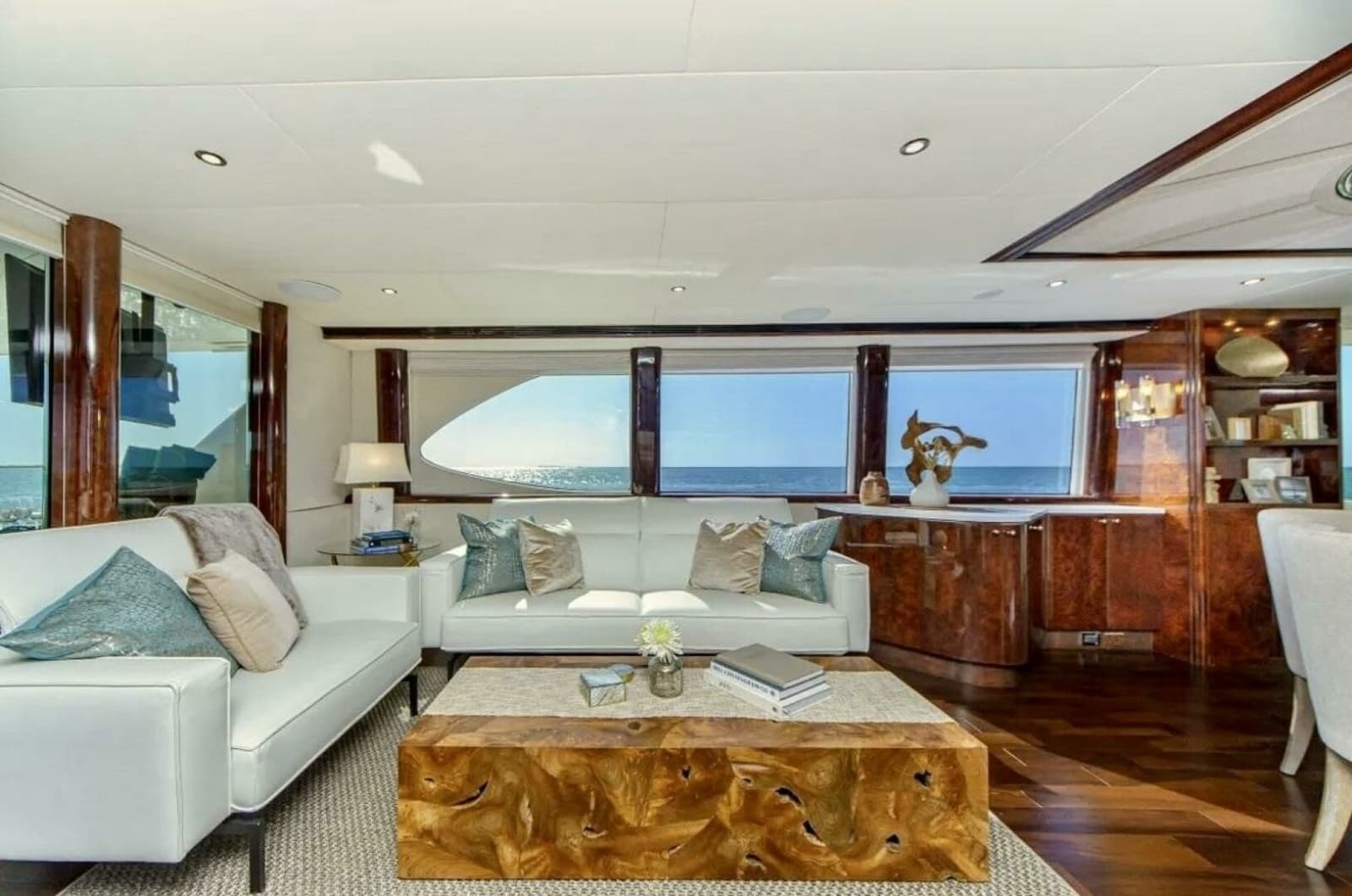 2001 Lazzara Yachts 94 Motor Yacht - Photo 31