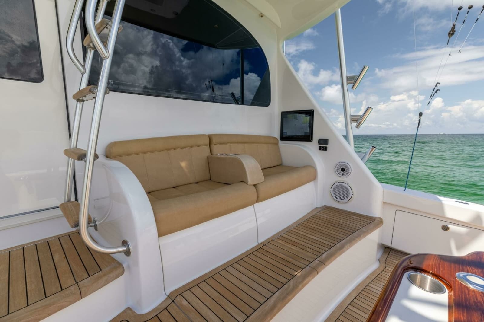 2017 Viking 66 Convertible - Photo 35