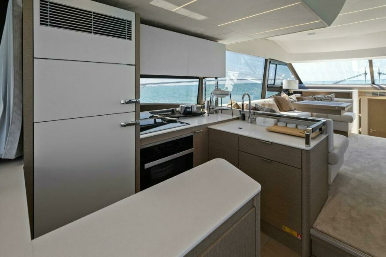 2022 Prestige 590 Flybridge - Photo 13