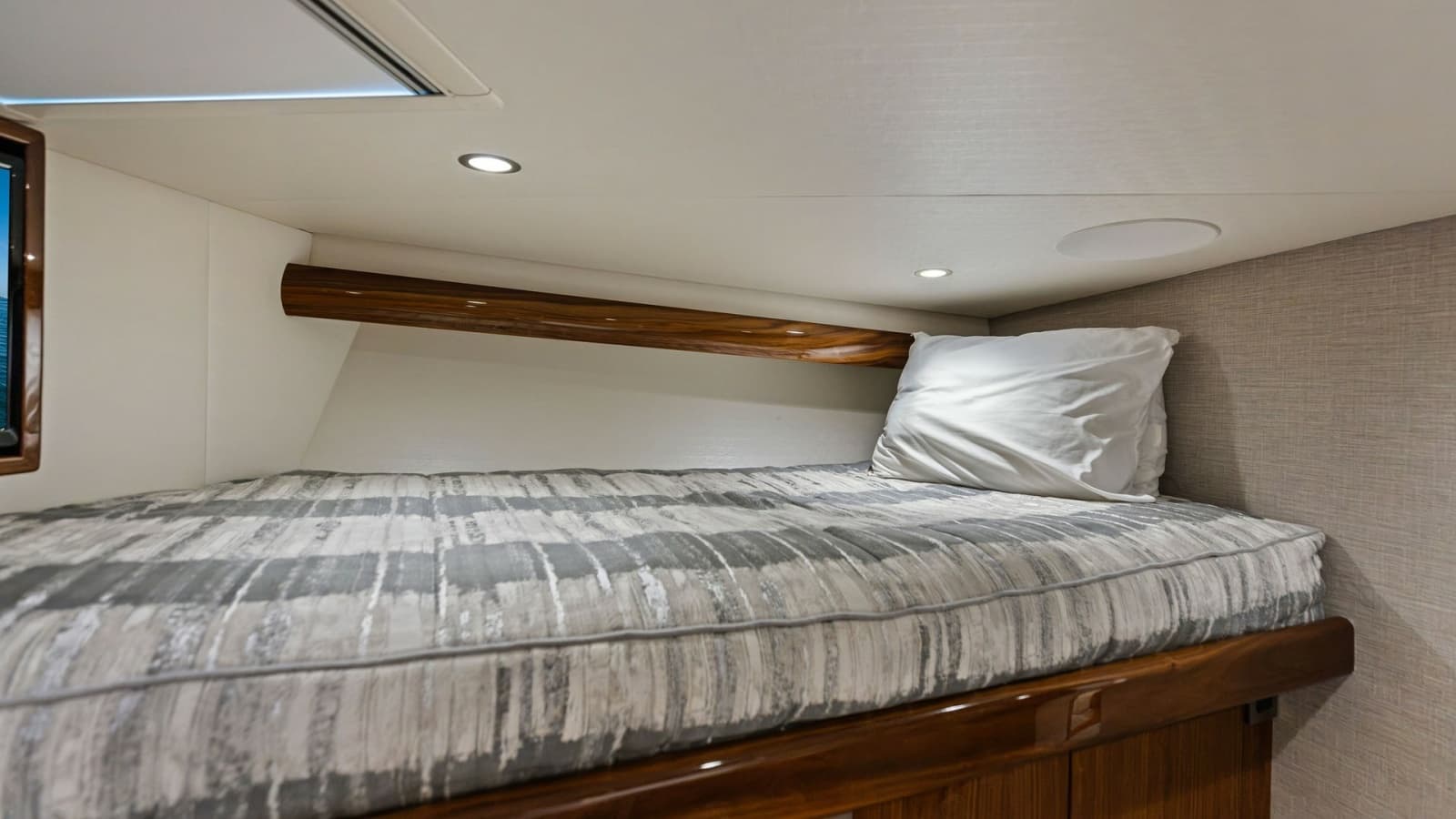 2024 Viking 54 Convertible - Photo 63