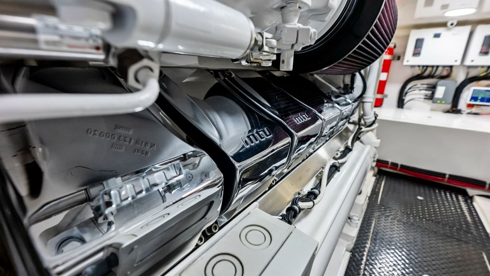 2018 Viking 62 Convertible - Photo 62