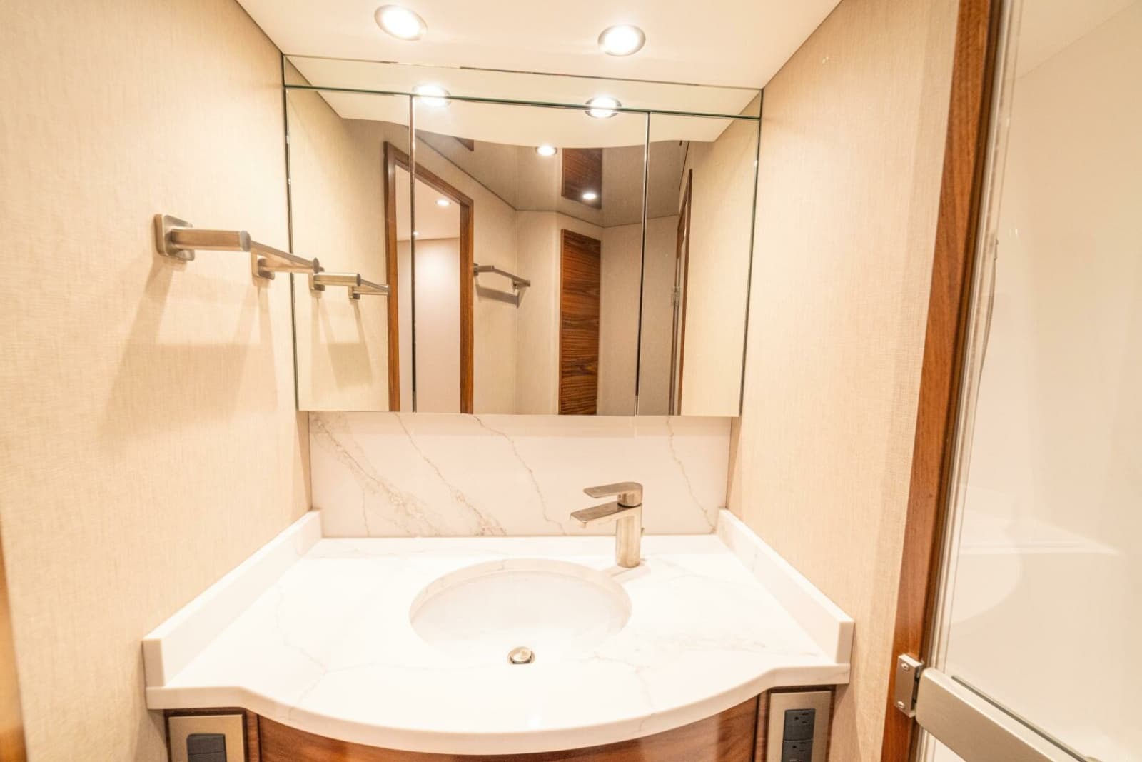 2025 Viking 58 Convertible - Photo 21