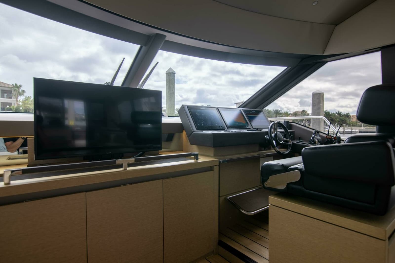 2018 Prestige 680 Flybridge - Photo 14