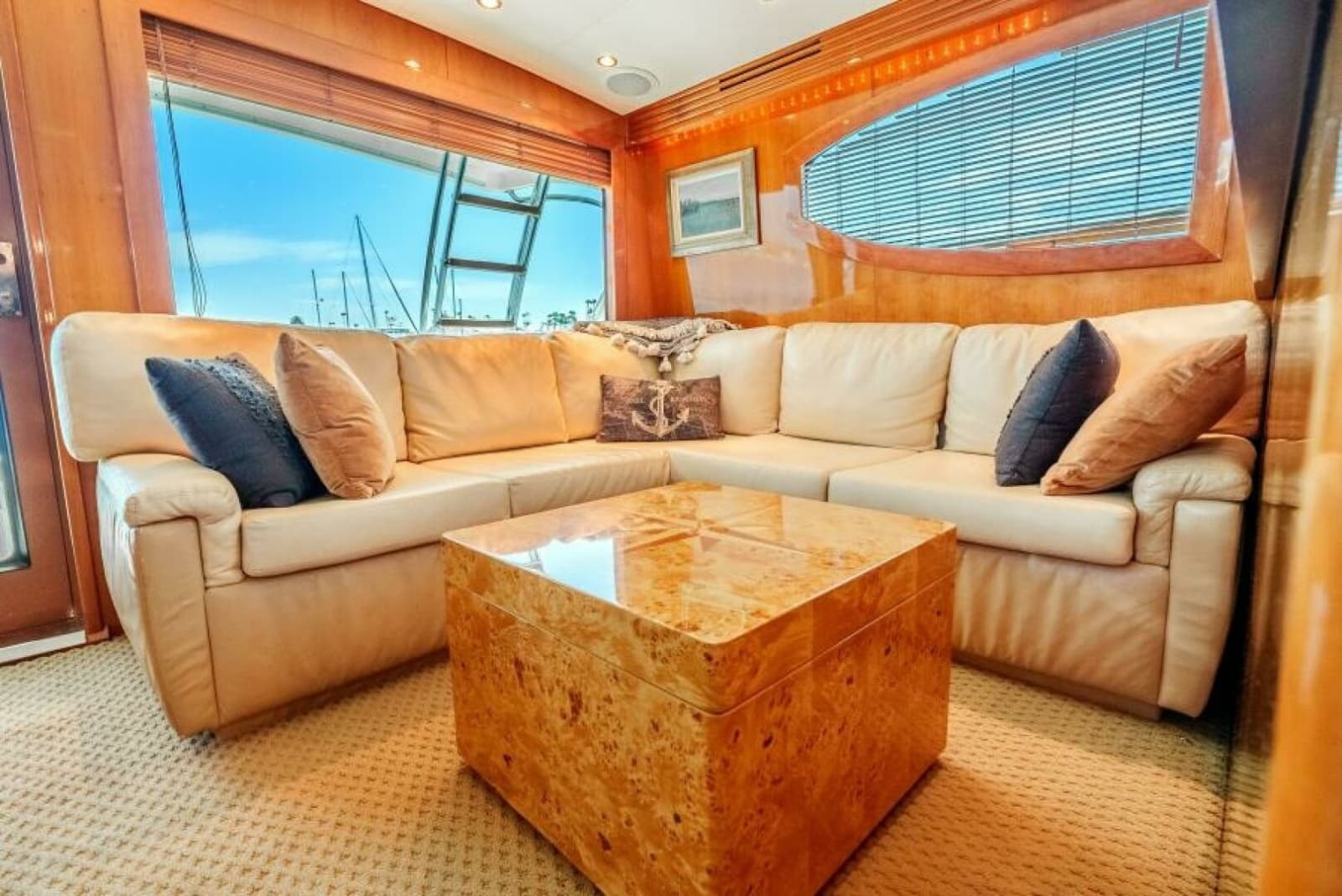 2004 Hatteras 54 Convertible - Photo 9