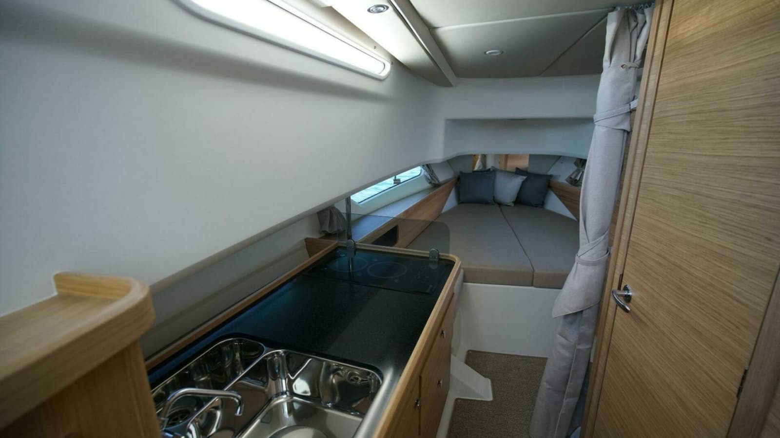 2024 Nimbus Commuter 11 - Photo 11
