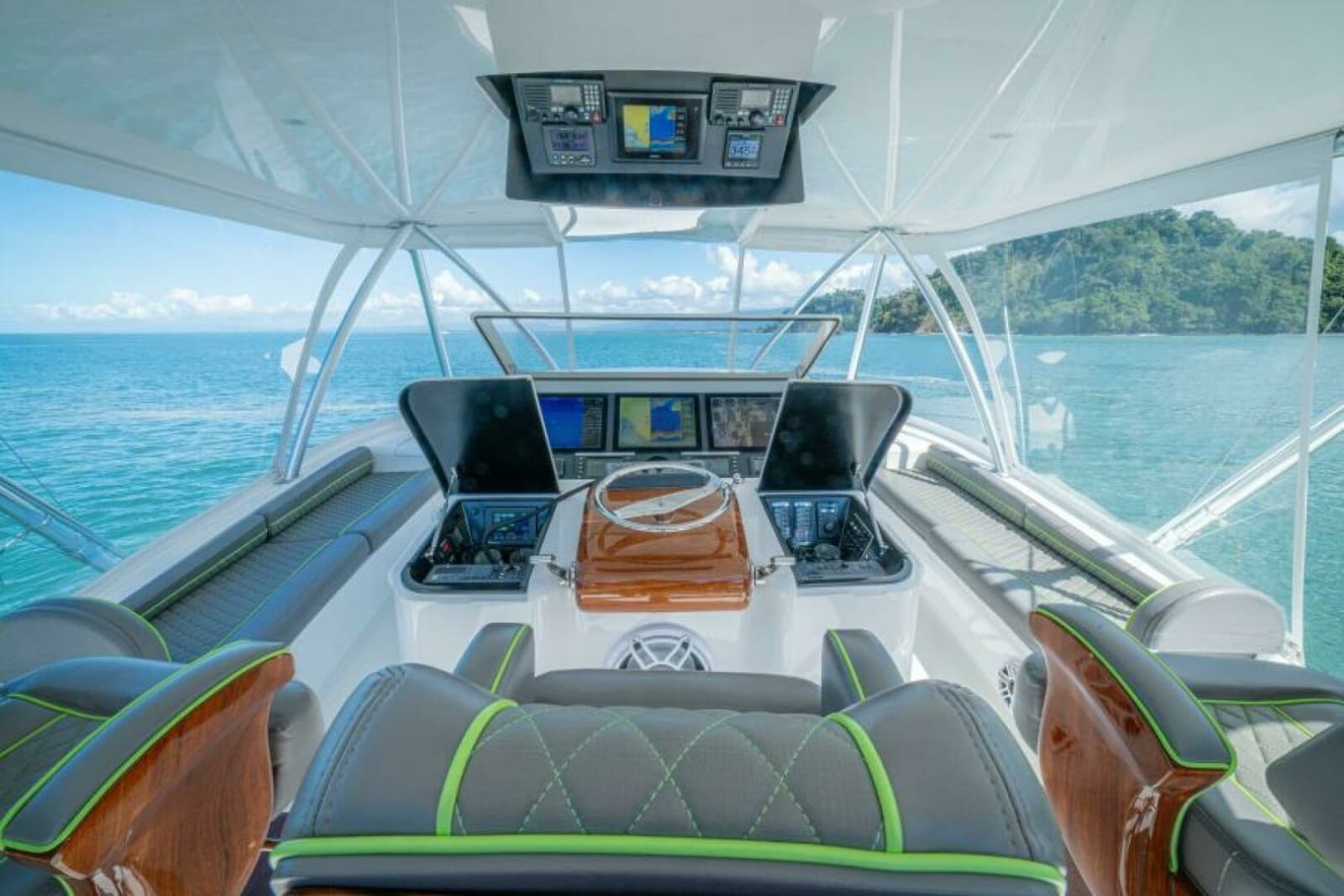 2017 Viking 62 Convertible - Photo 43