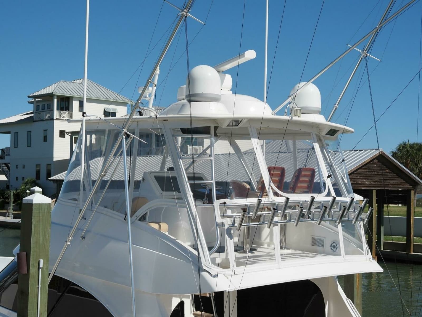 2017 Viking 52 Convertible - Photo 48