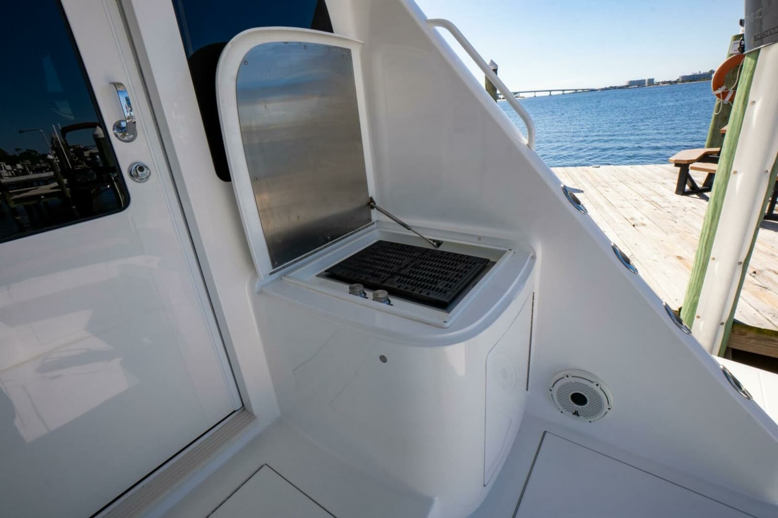 2021 Viking 72 Enclosed Bridge - Photo 36