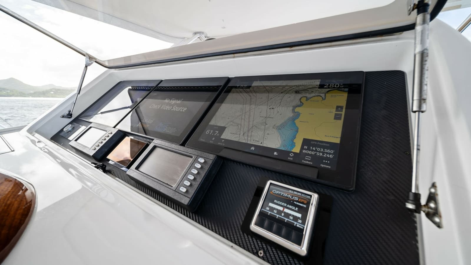 2015 Viking 70 Convertible  - Photo 43