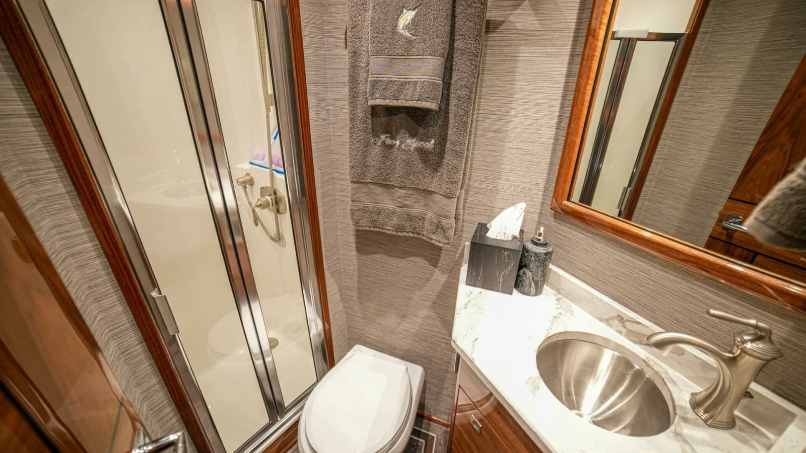 2023 Viking 72 Convertible - Photo 72