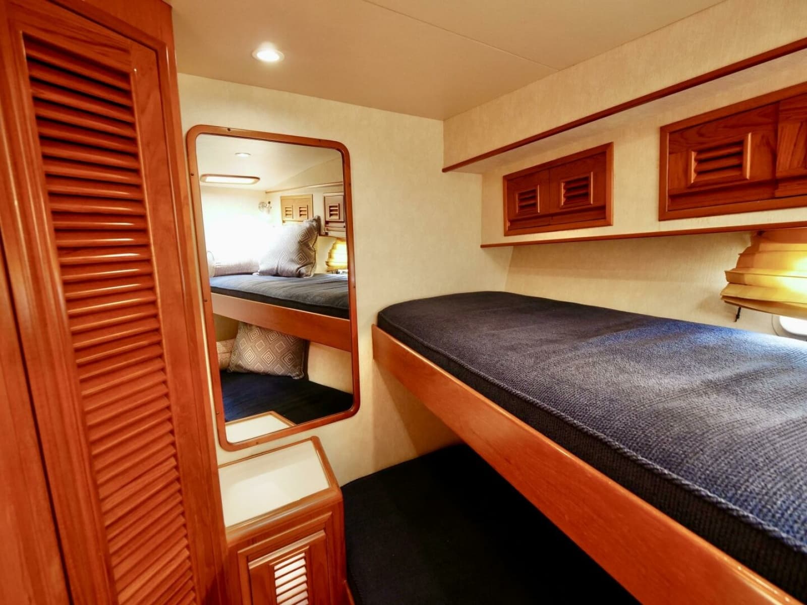 2000 Offshore Yachts 62 Pilothouse - Photo 25
