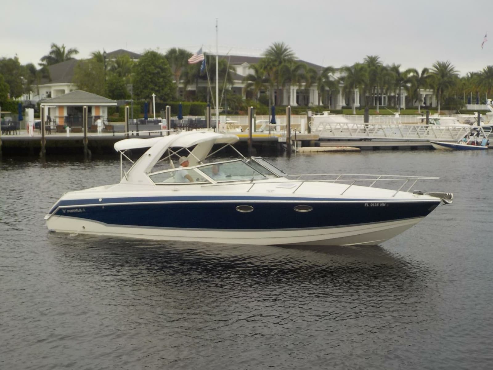 2006 Formula 330 SS - Photo 2