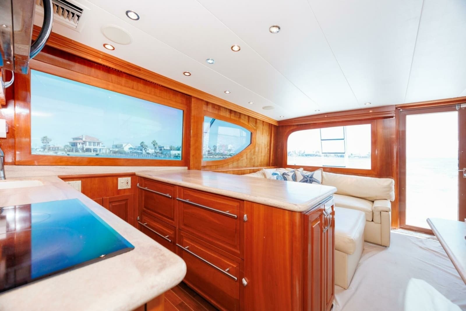 2002 Hatteras 50 Convertible - Photo 11