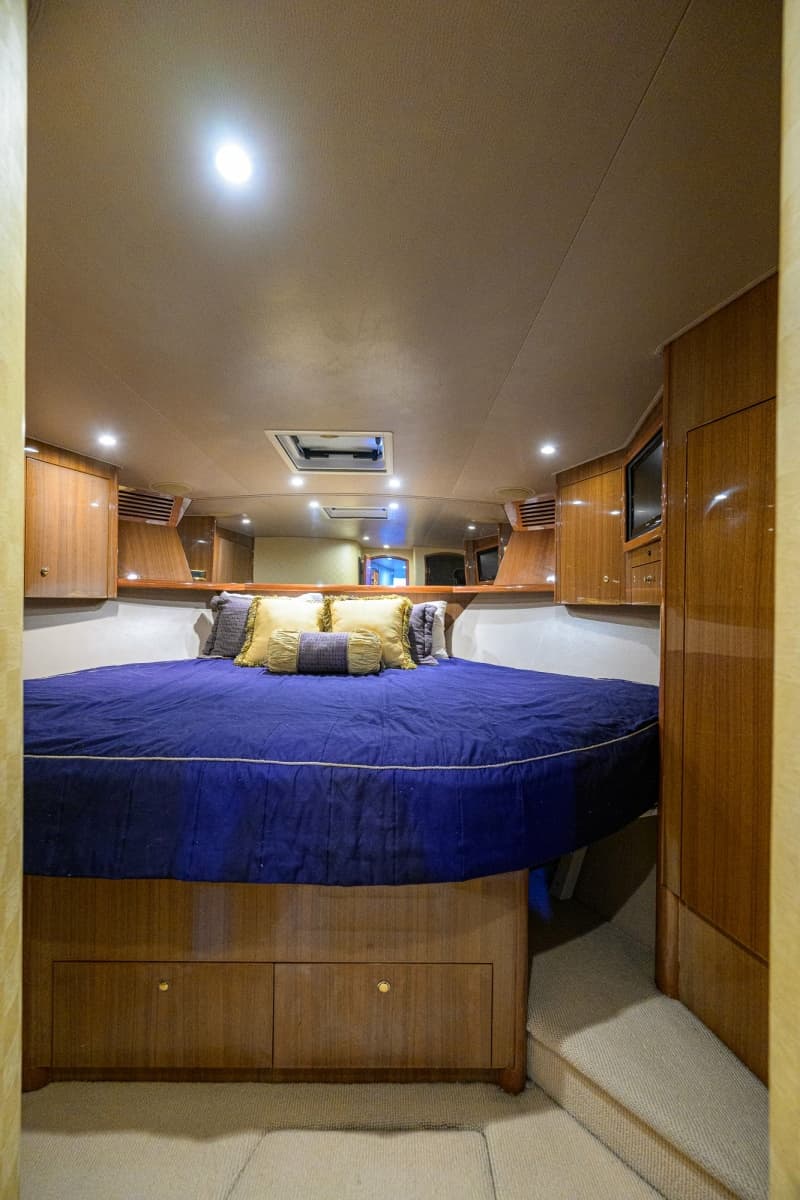 2006 Viking 68 Enclosed Bridge - Photo 19