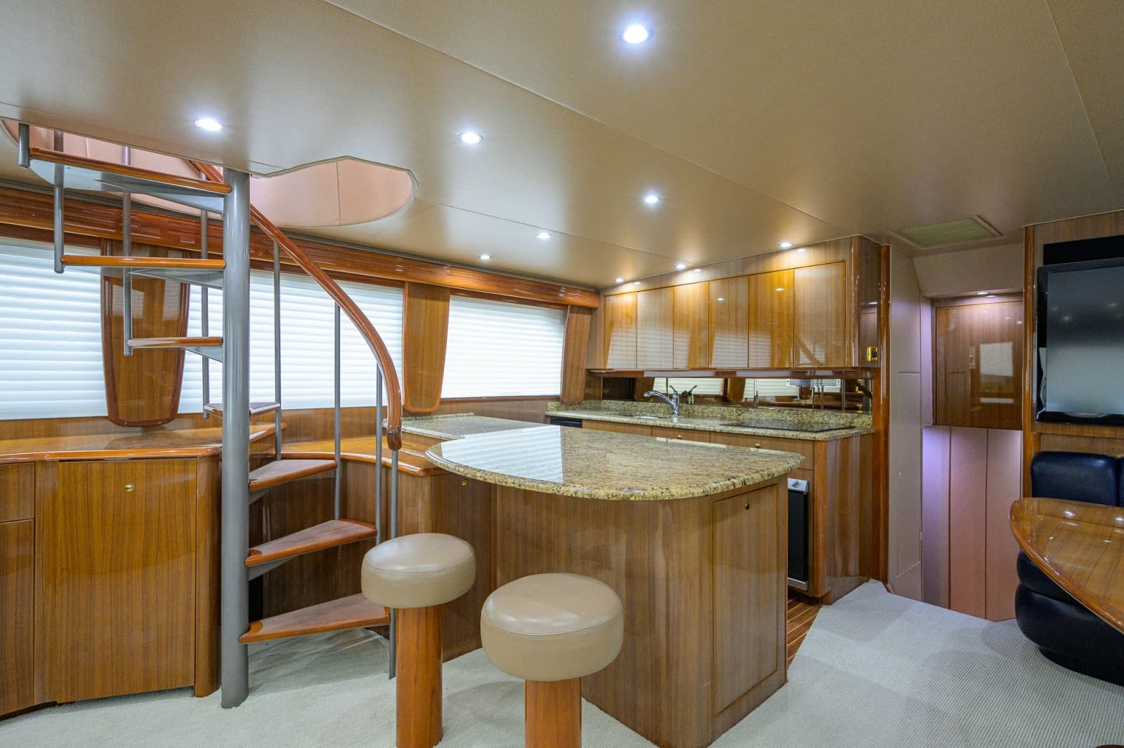 2006 Viking 68 Enclosed Bridge - Photo 4