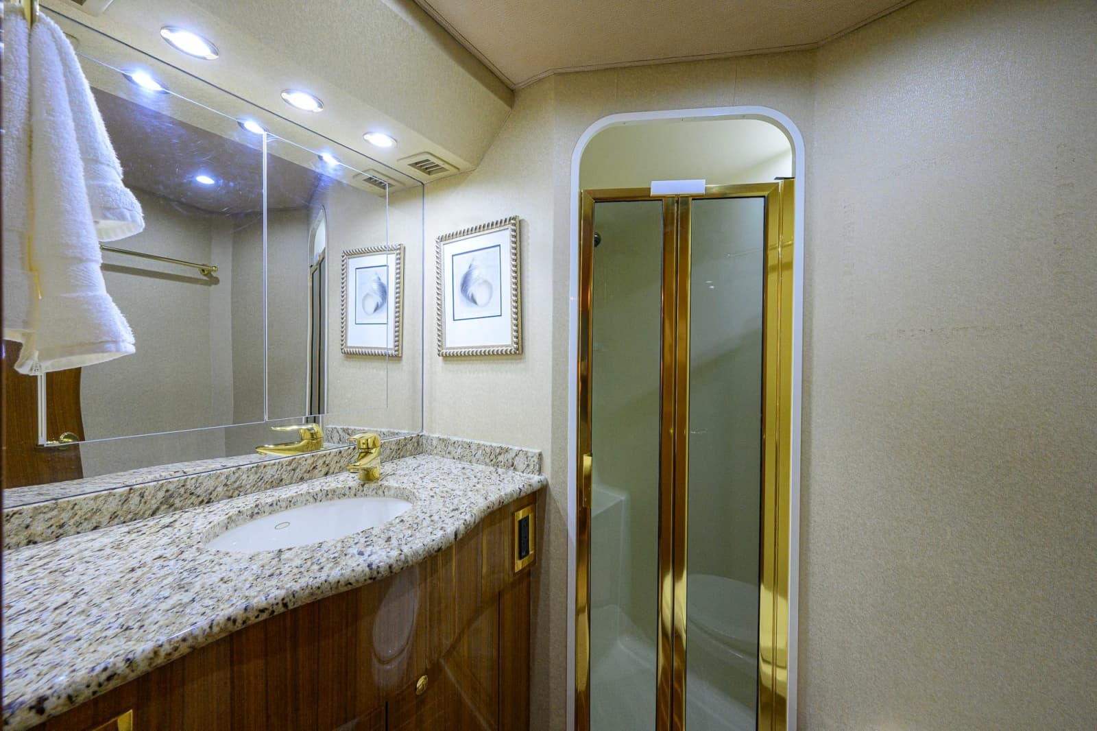 2006 Viking 68 Enclosed Bridge - Photo 22