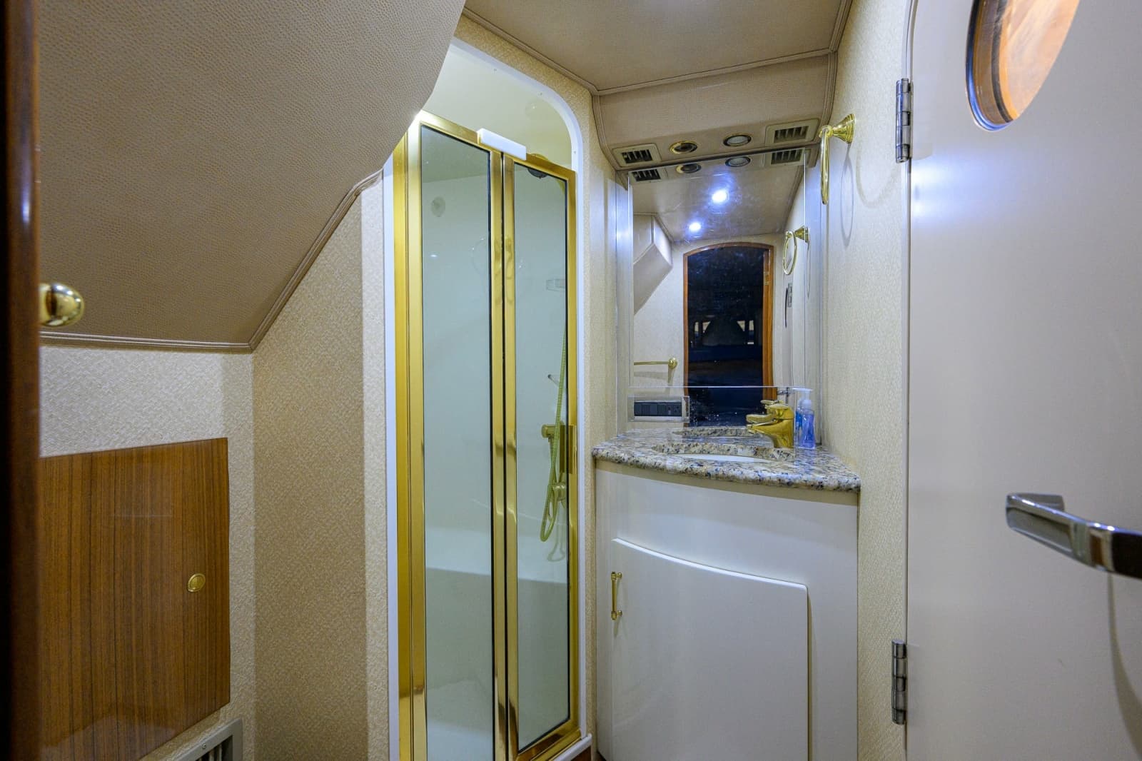2006 Viking 68 Enclosed Bridge - Photo 31