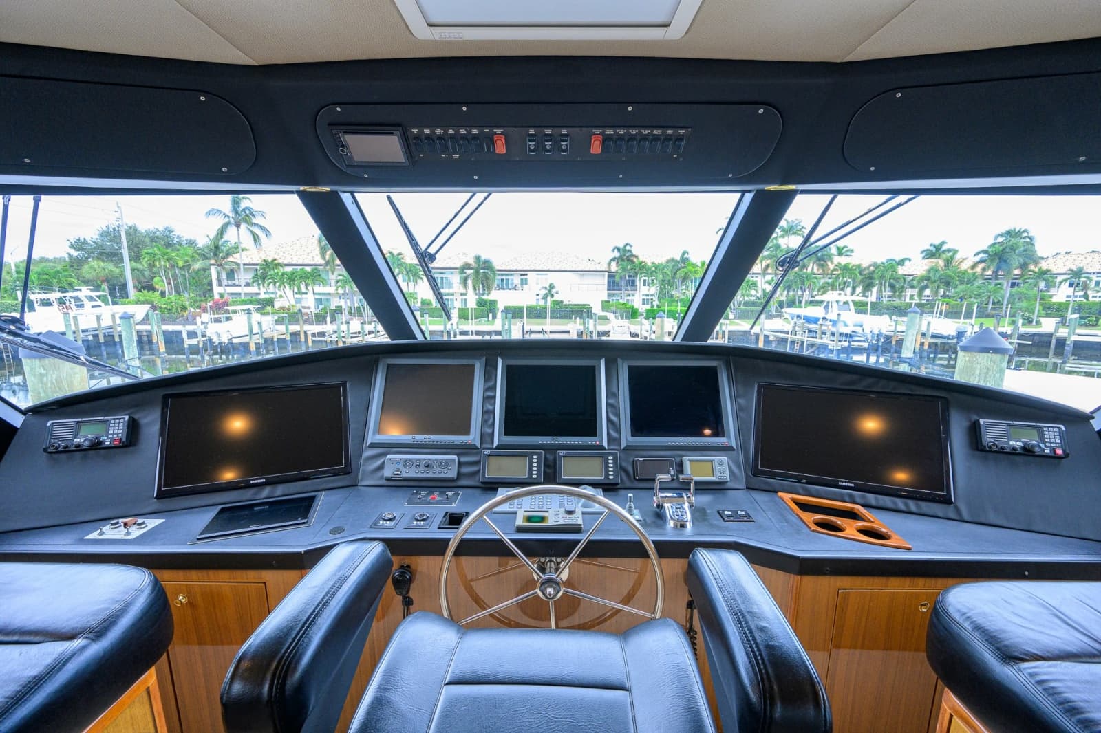 2006 Viking 68 Enclosed Bridge - Photo 34