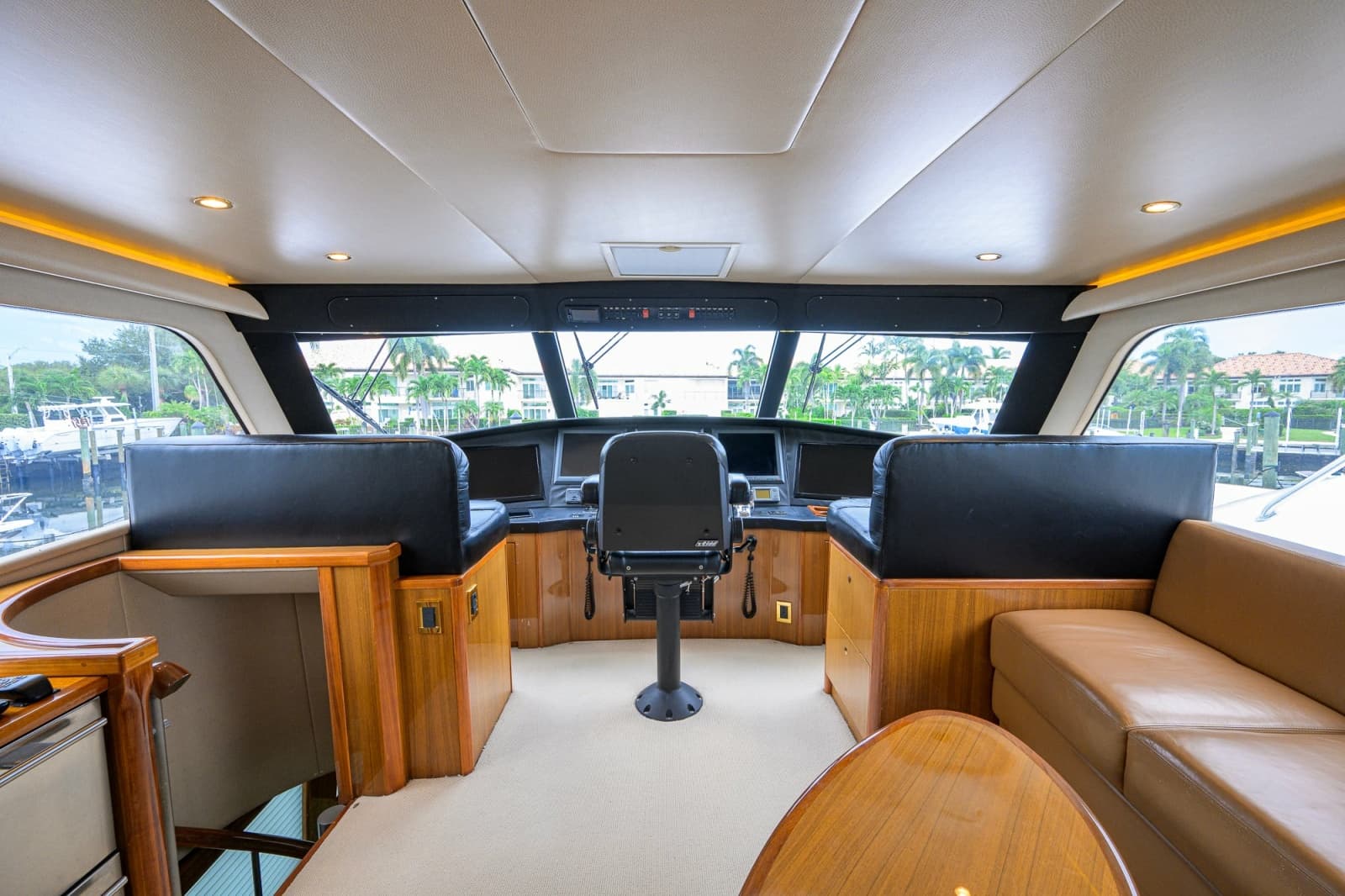2006 Viking 68 Enclosed Bridge - Photo 33