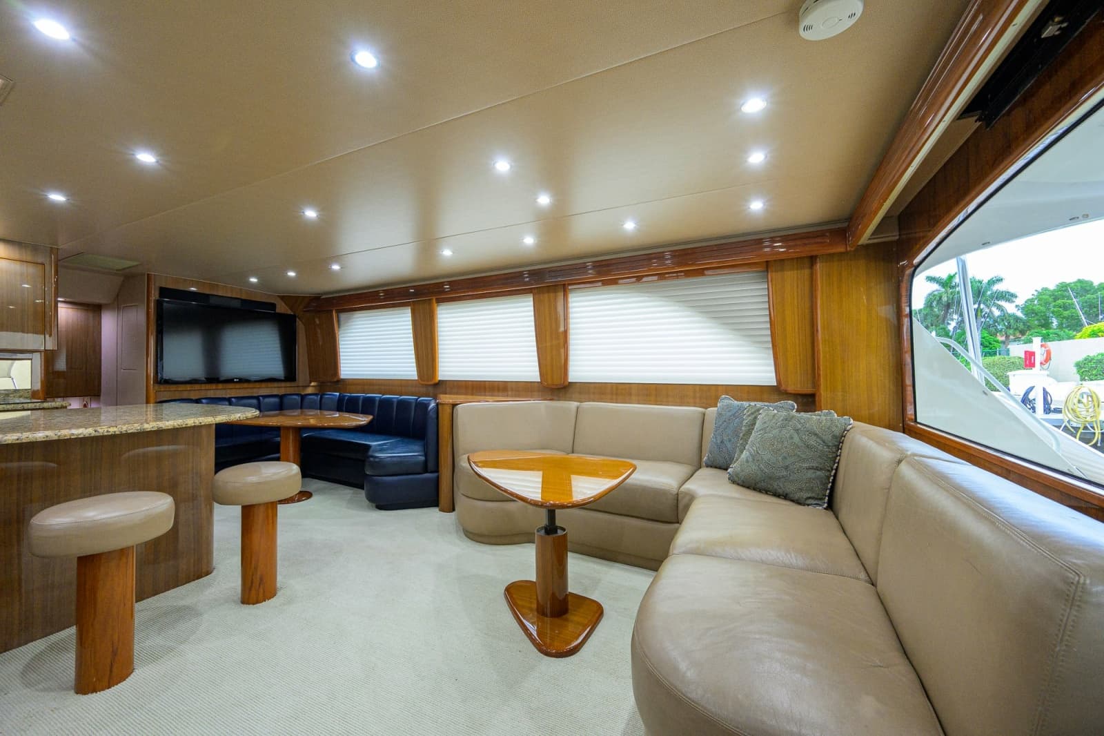 2006 Viking 68 Enclosed Bridge - Photo 3