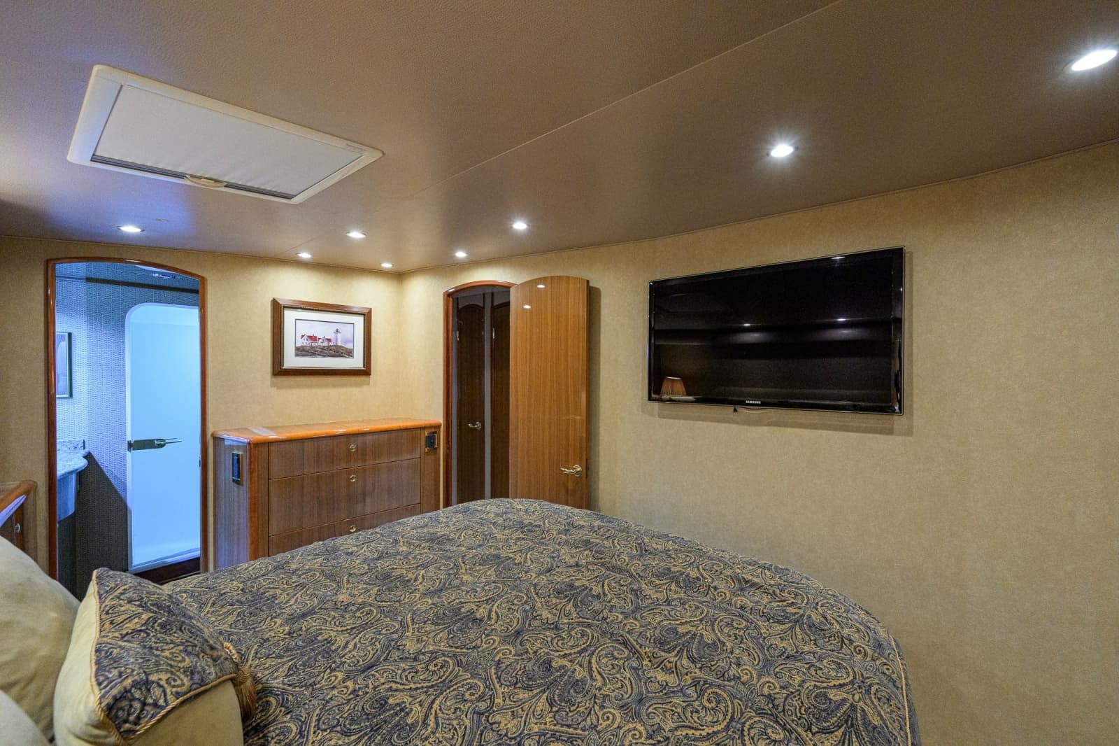 2006 Viking 68 Enclosed Bridge - Photo 13