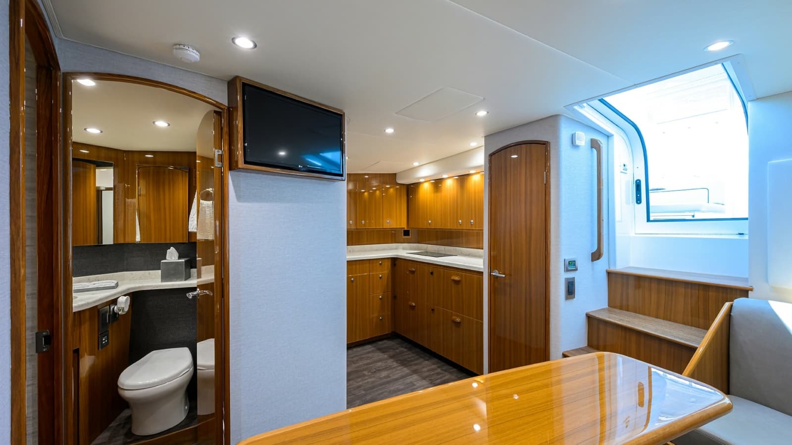 2022 Viking 44 Open - Photo 10