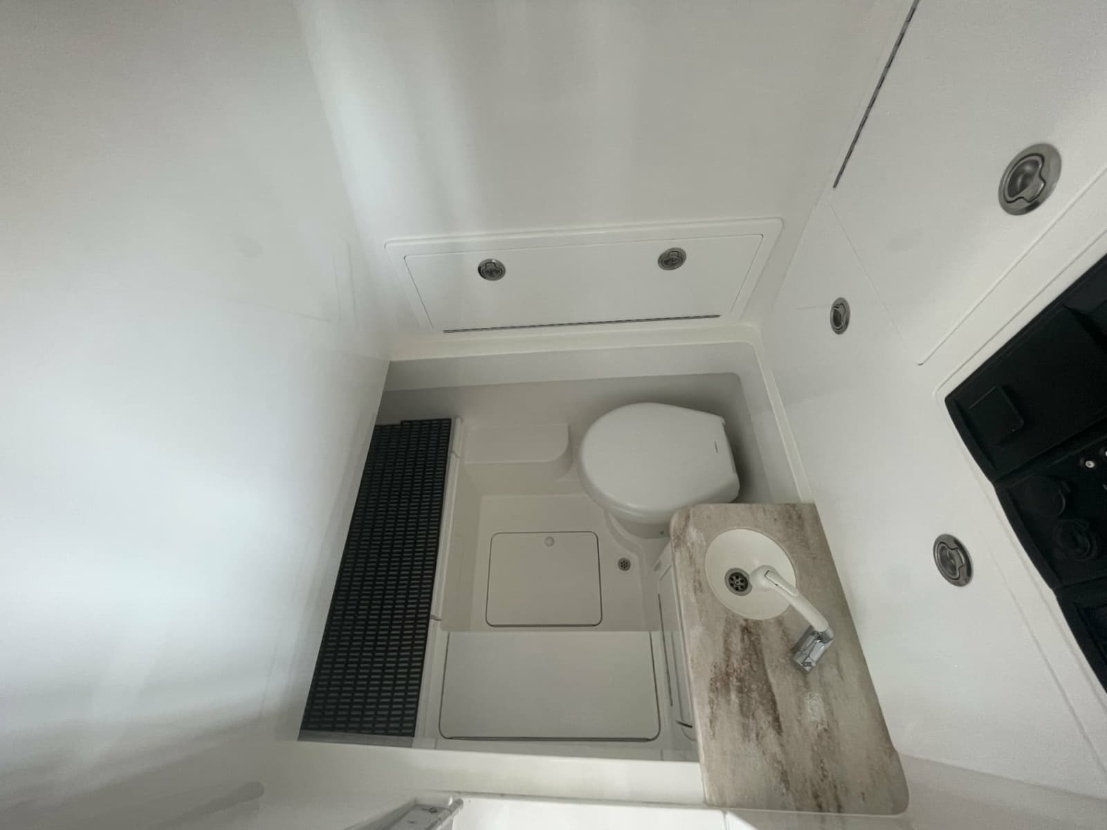 2025 Valhalla Boatworks V-33 - Photo 19