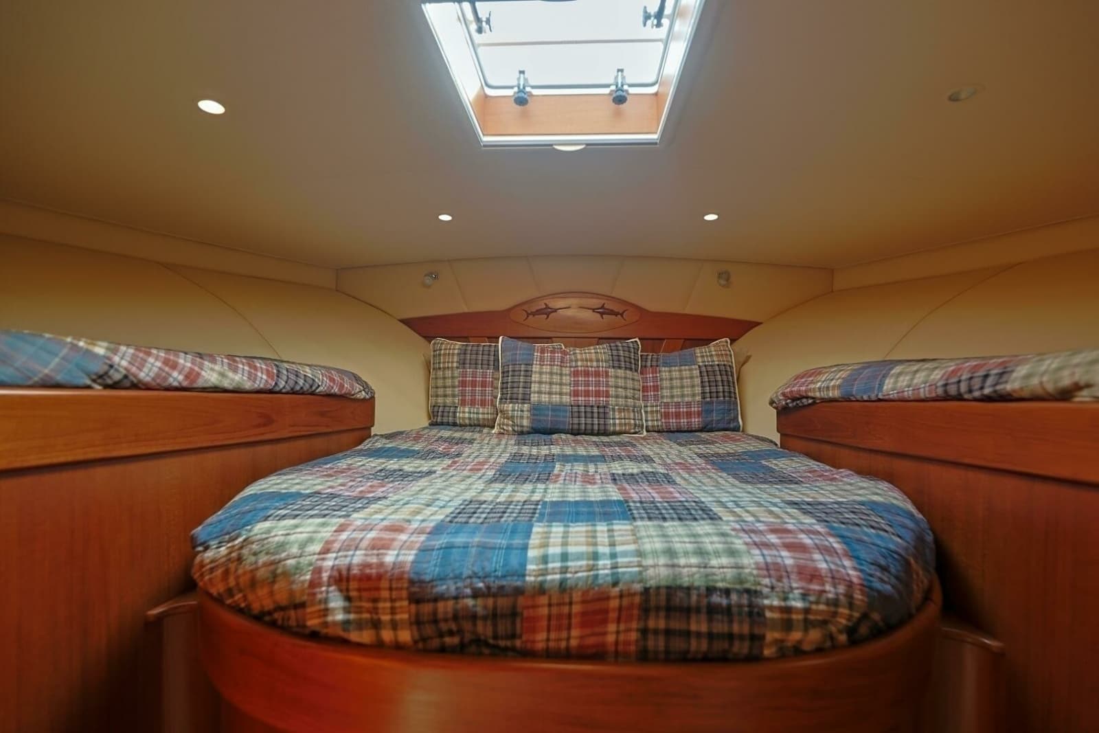 2014 Blackwell 62 Convertible - Photo 18