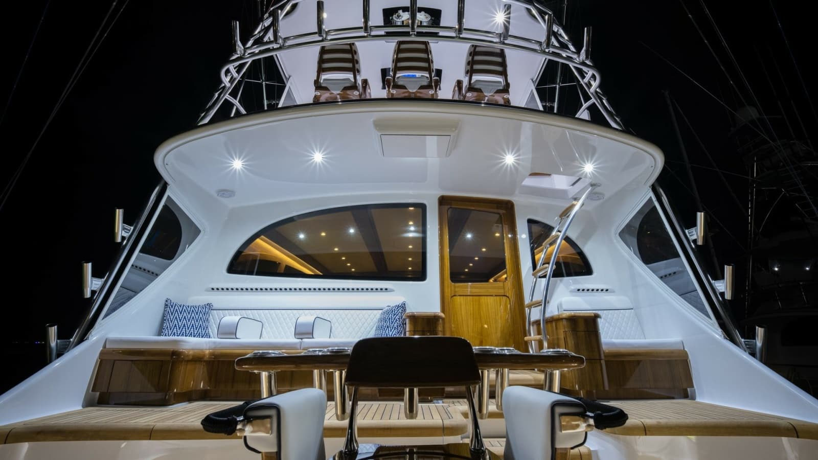 2026 Winter Custom Yachts 75 Open Convertible - Photo 40