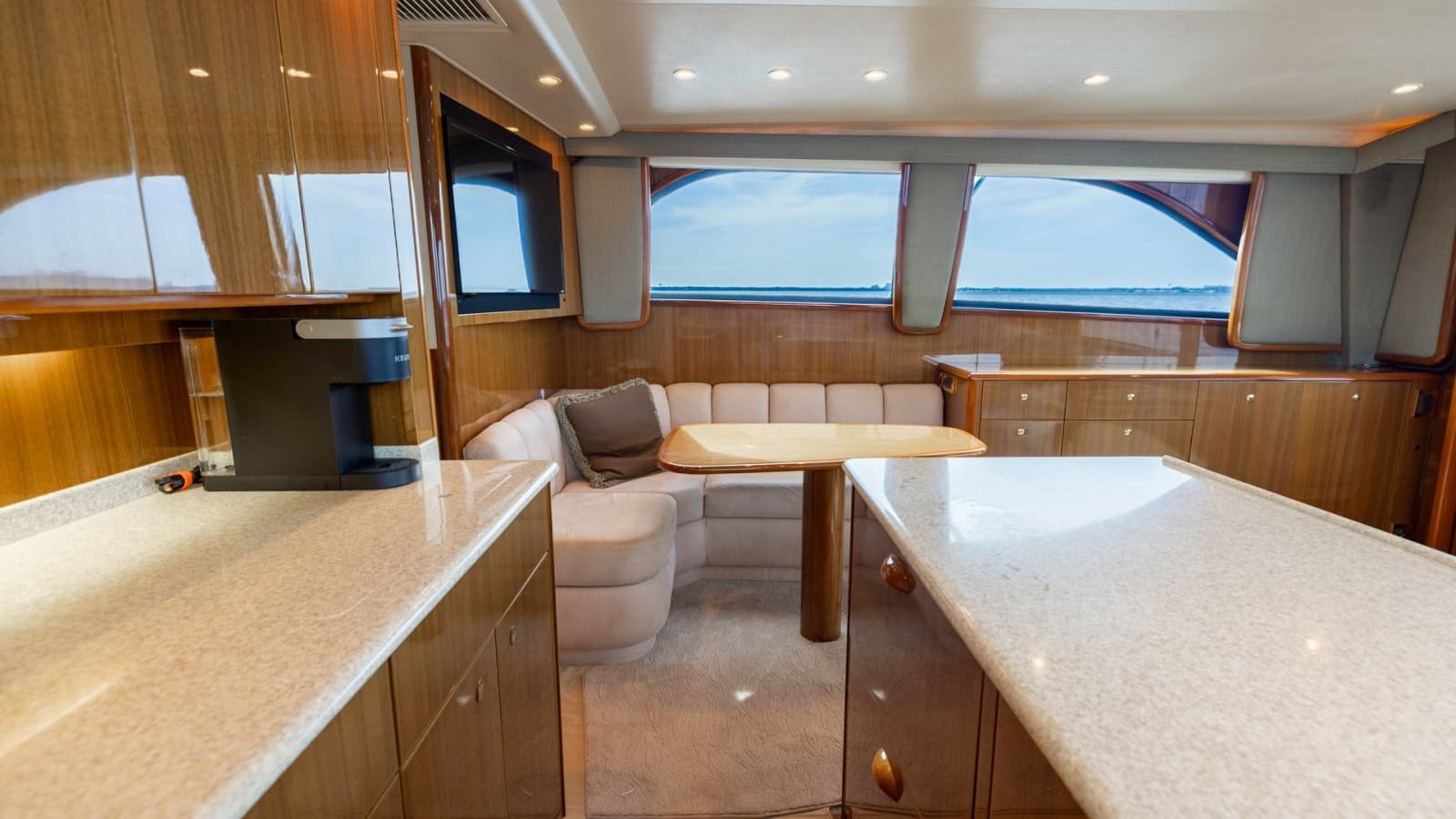 2007 Viking 45 Convertible - Photo 19