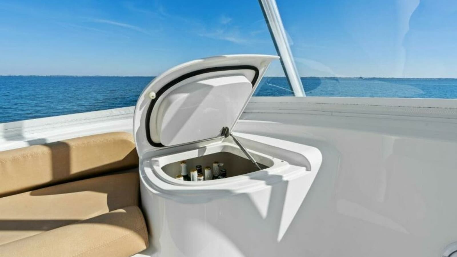 2013 Viking 55 Convertible - Photo 31