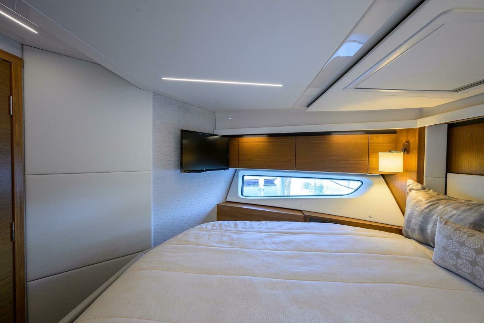 2023 Tiara Yachts C49 - Photo 27