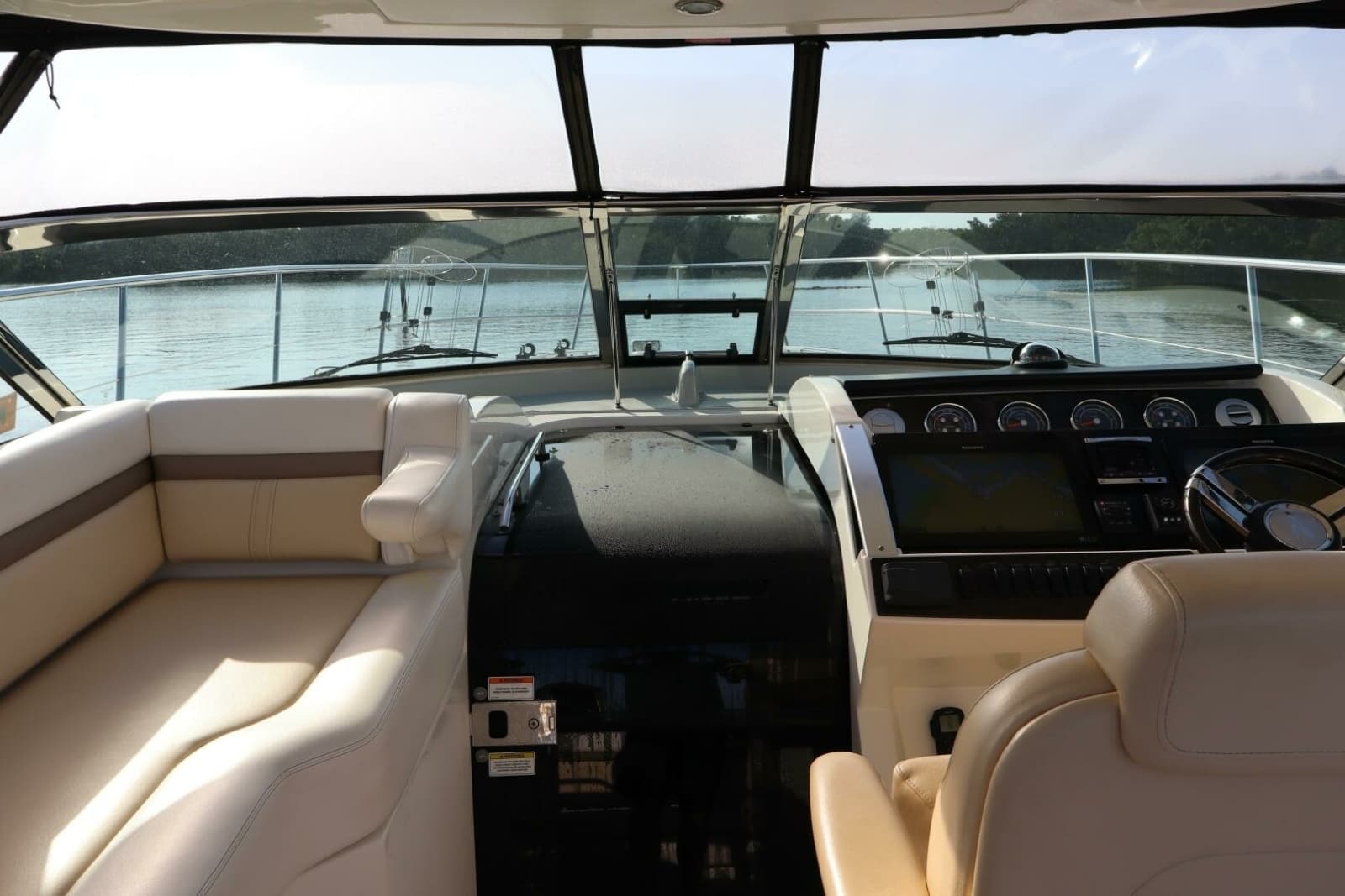 2015 Sea Ray 410 Sundancer - Photo 57