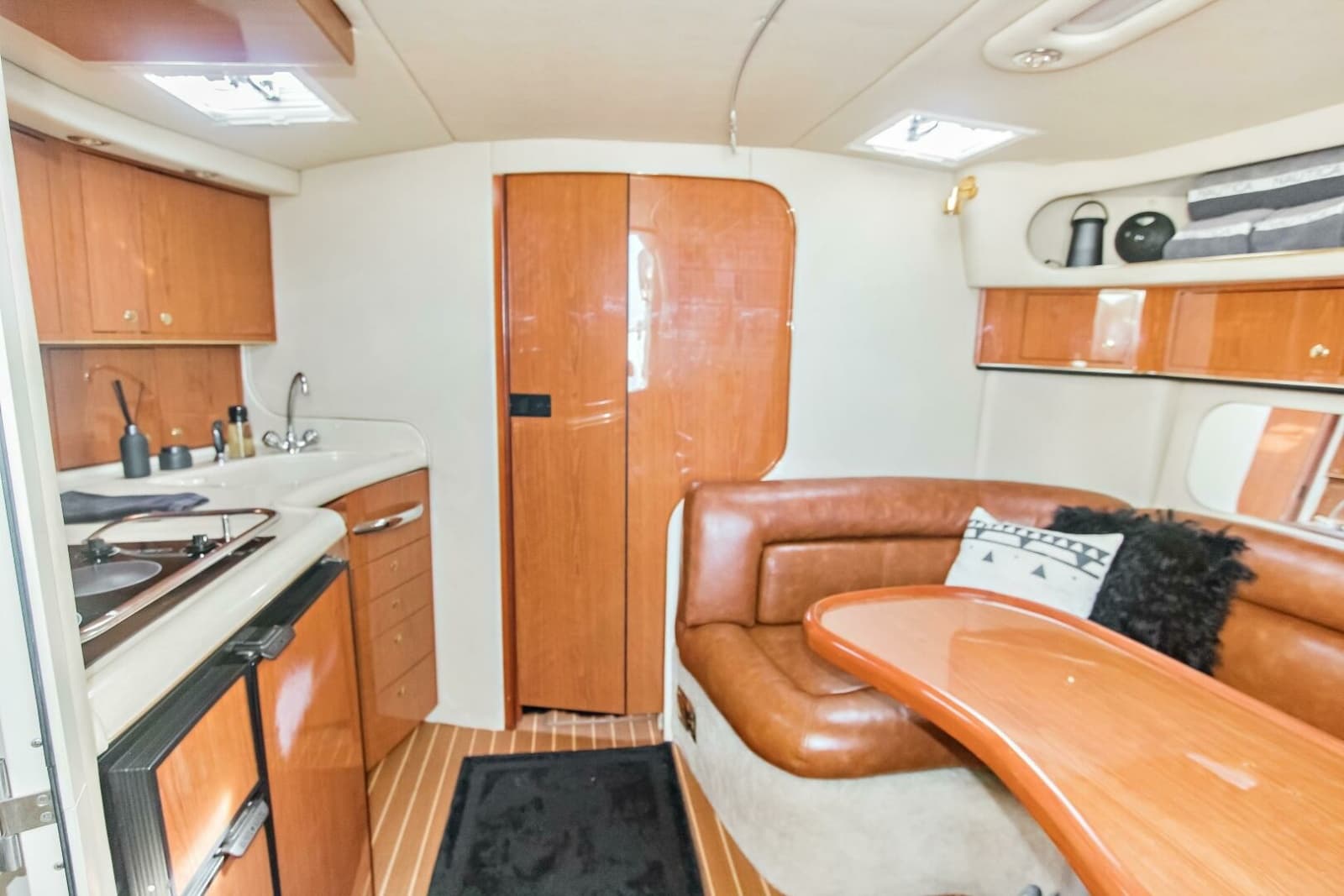 2000 Sea Ray 370 Express Cruiser - Photo 14