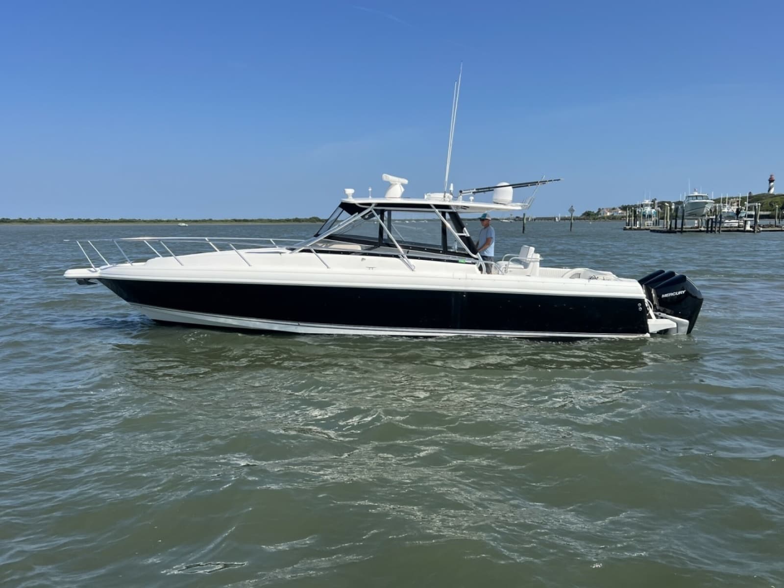 2007 Intrepid 377 Walkaround - Photo 6